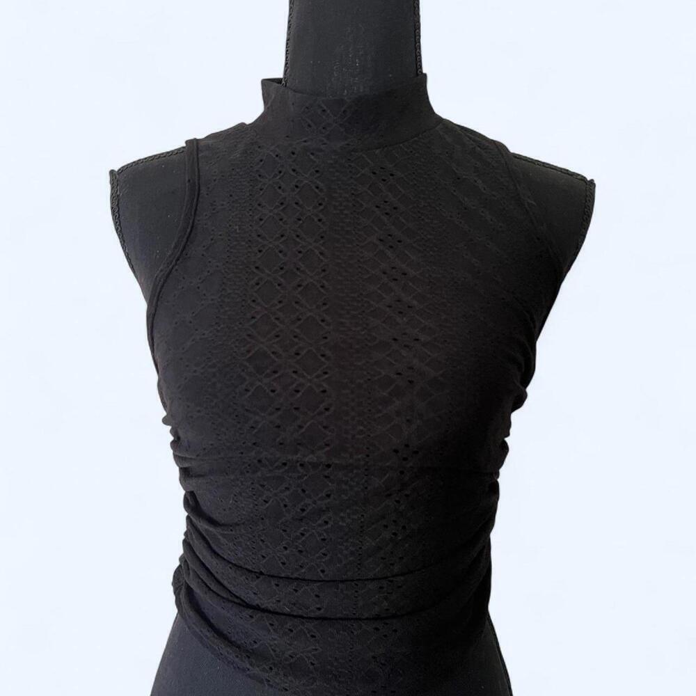 SHEIN Women's Black Crop-top
